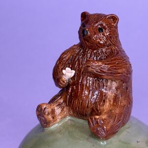 Lågkrukke med bjørn