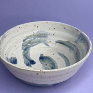 Skål med blå strejf